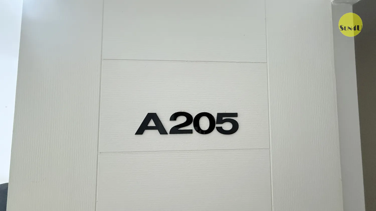 GB1A205