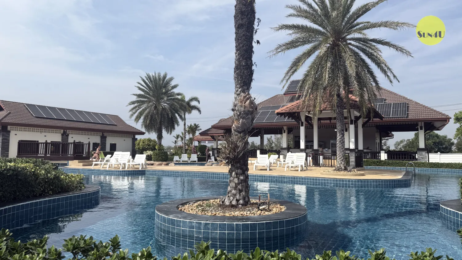 Family-Friendly 2BR Villa with Kitchen | Walk to Beach & Pool