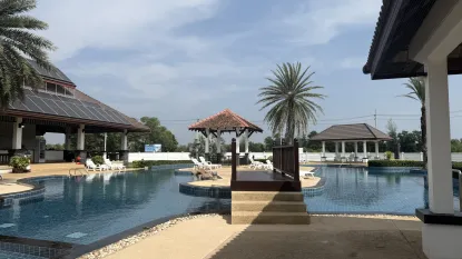 Family-Friendly 2BR Villa with Kitchen | Walk to Beach & Pool